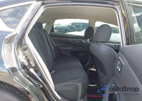 2015 Nissan Altima 2.5 S z USA, uszkodzony, nr VIN 1N4AL3AP4FC463698